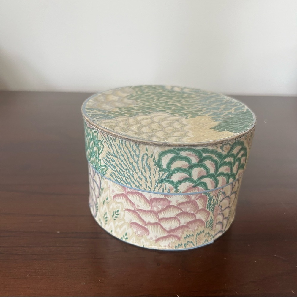 Free item: small jewelry box